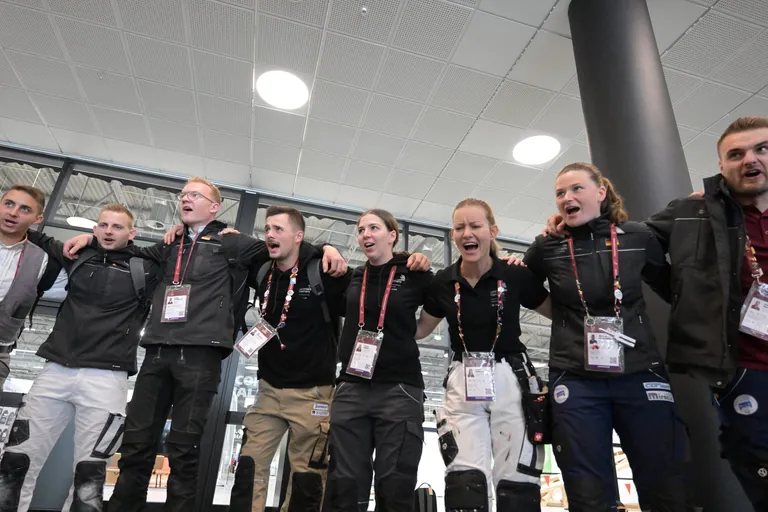 Gemeinsames einstimmen auf den zweiten Wettkampftag.