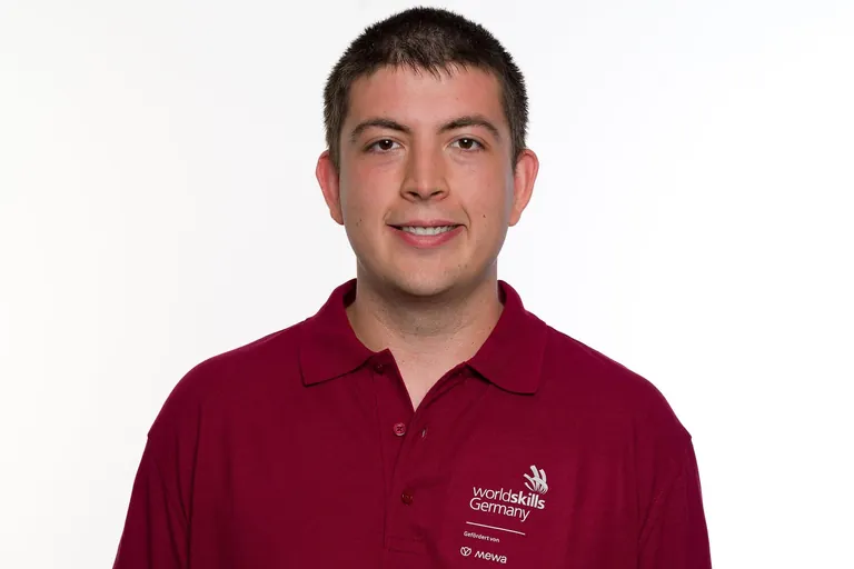 Land- und Baumaschinenmechatroniker Philipp Allkämper tritt im Skill "Heavy Truck Maintenance" bei den EuroSkills 2025 in Herning an.