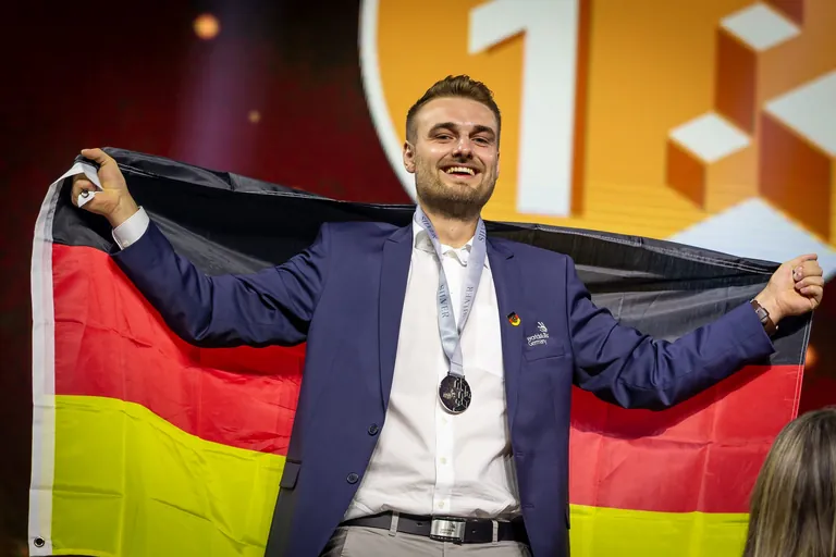 KFZ-Mechatroniker Johannes Renner.