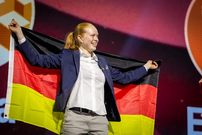Konditorin Olivia Hänsig bei den EuroSkills 2025 in Herning.