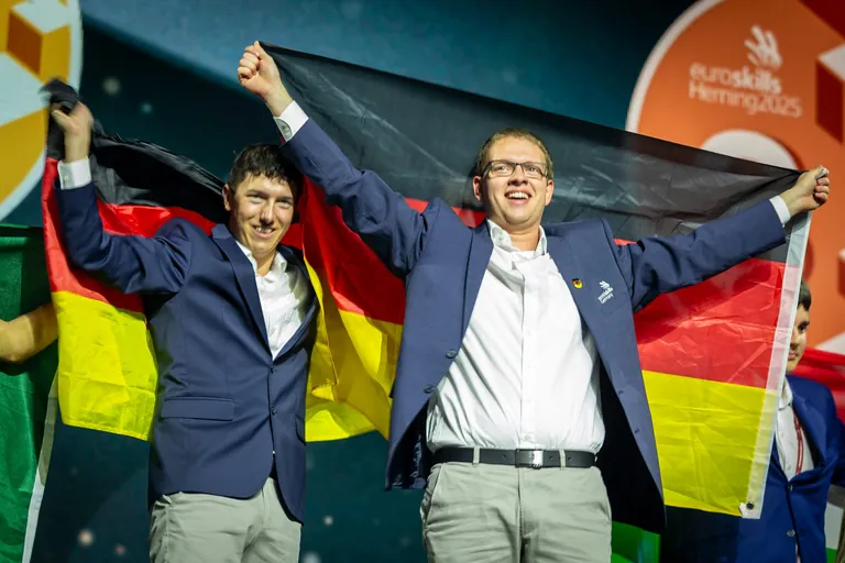 Elektroniker für Automatisierungstechnik Timo Dietrich & Kimi Wößner.