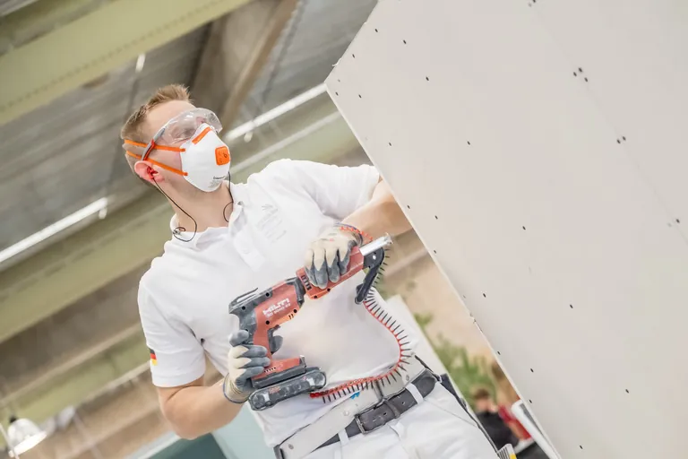 Stuckateur Franz Lehnert bei den EuroSkills 2025 in Herning.