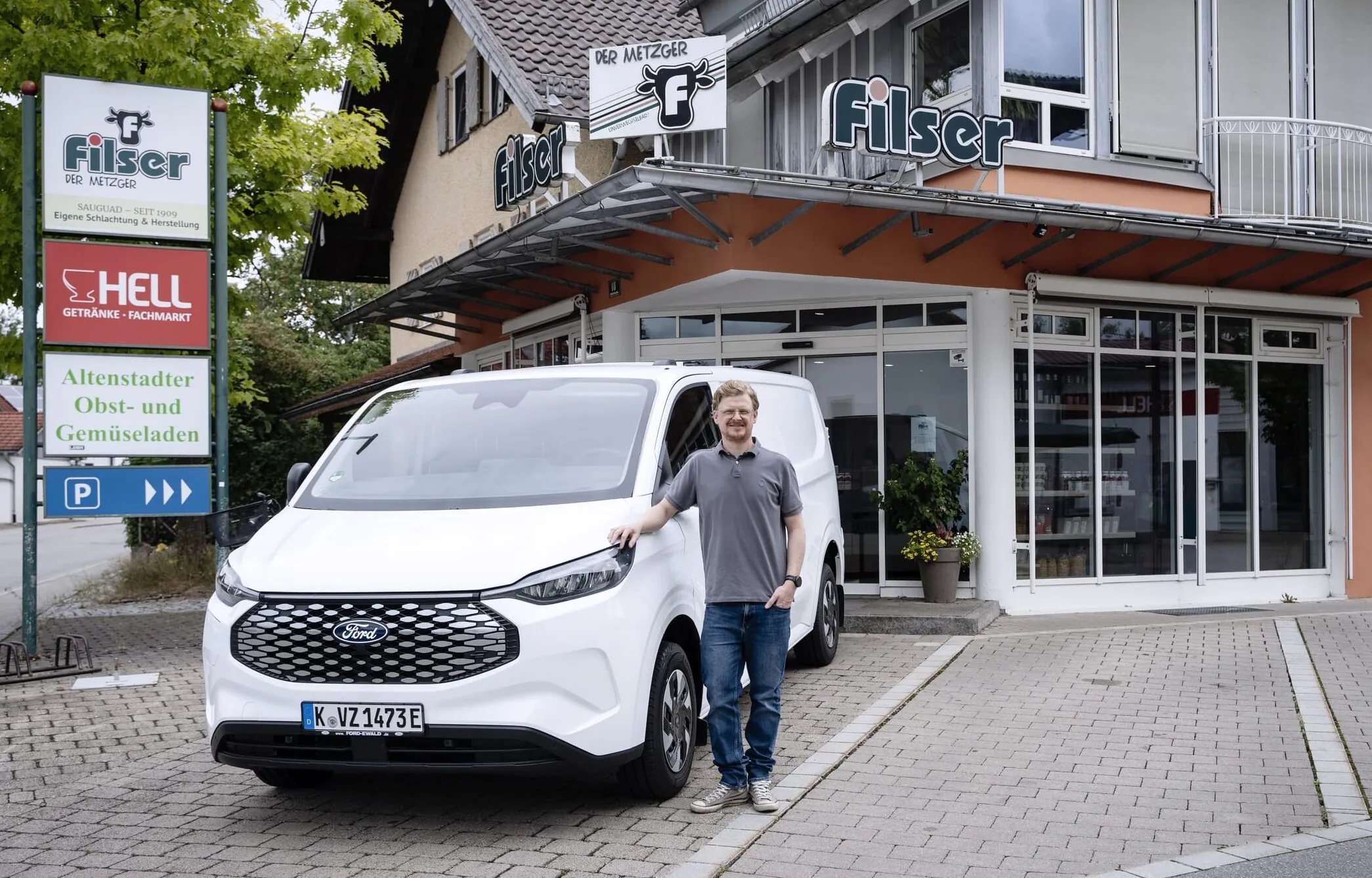 Ludwig Filser, Chef der gleichnamigen Traditions-Landmetzgerei aus Altenstadt. Er testete mit seinem Team den Ford E-Transit Custom ausgiebig.
