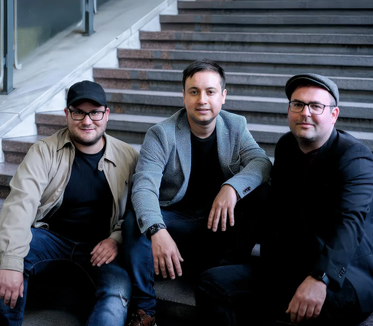 Die Gr&uuml;nder des Start-ups "ConBotics" in Berlin: David Franke, Christian Amaya G&oacute;mez und Philipp Heyne