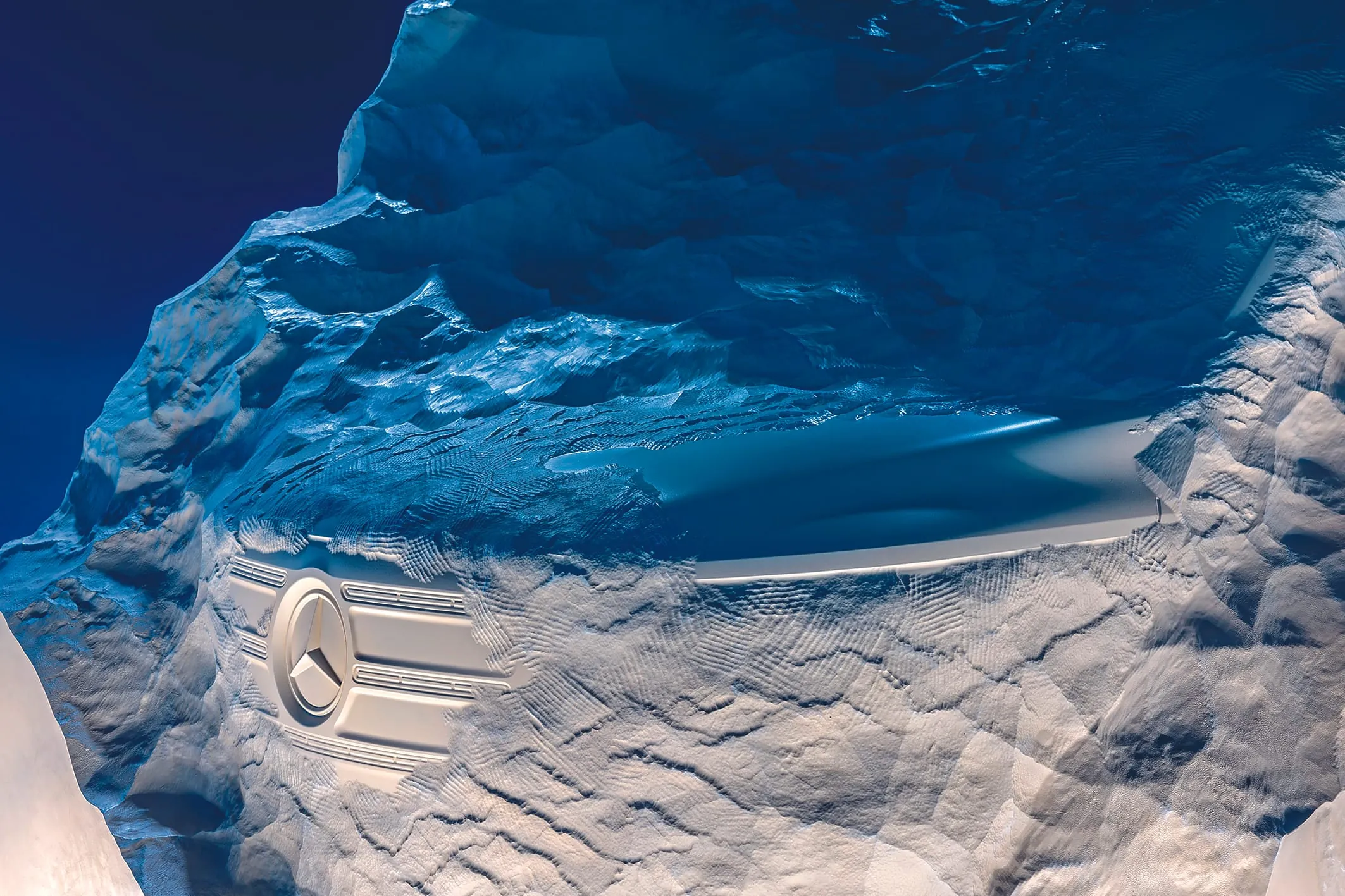 Markante Nase, flache Motorhaube: Unfallfolgen minimieren.