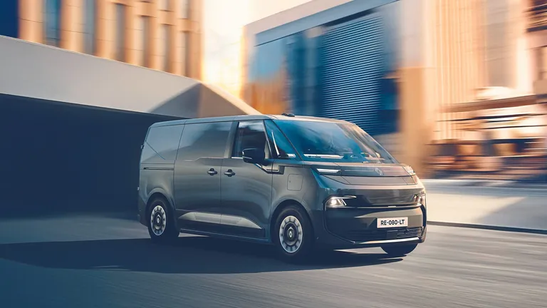 Elegante Erscheinung: neuer Renault Trafic E-Tech.