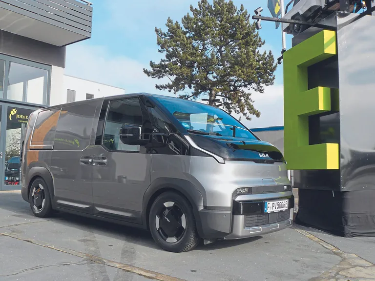 Lupenreine E-Plattform: Der Kia PV5 Cargo kann und will nur Elektroantrieb.