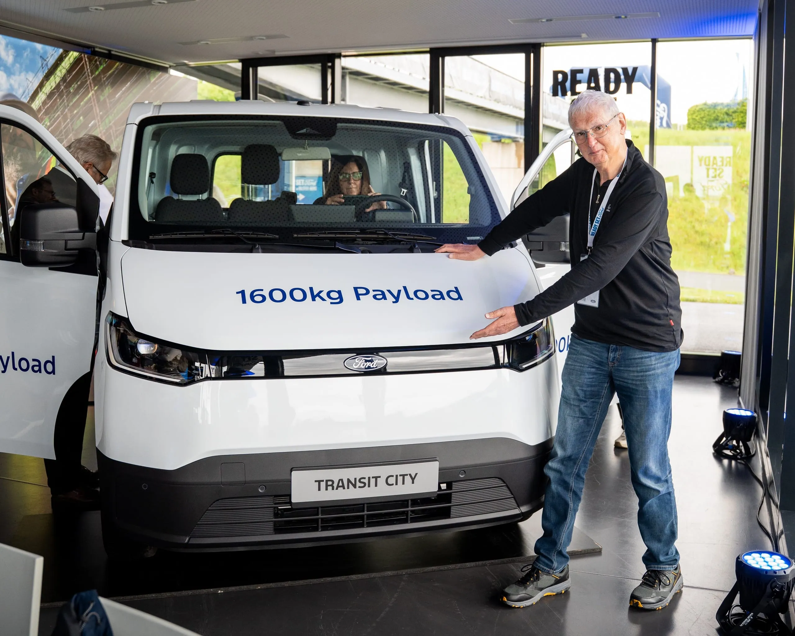 Ford Transit City: Ein Elektrotransporter komplett ohne Extras