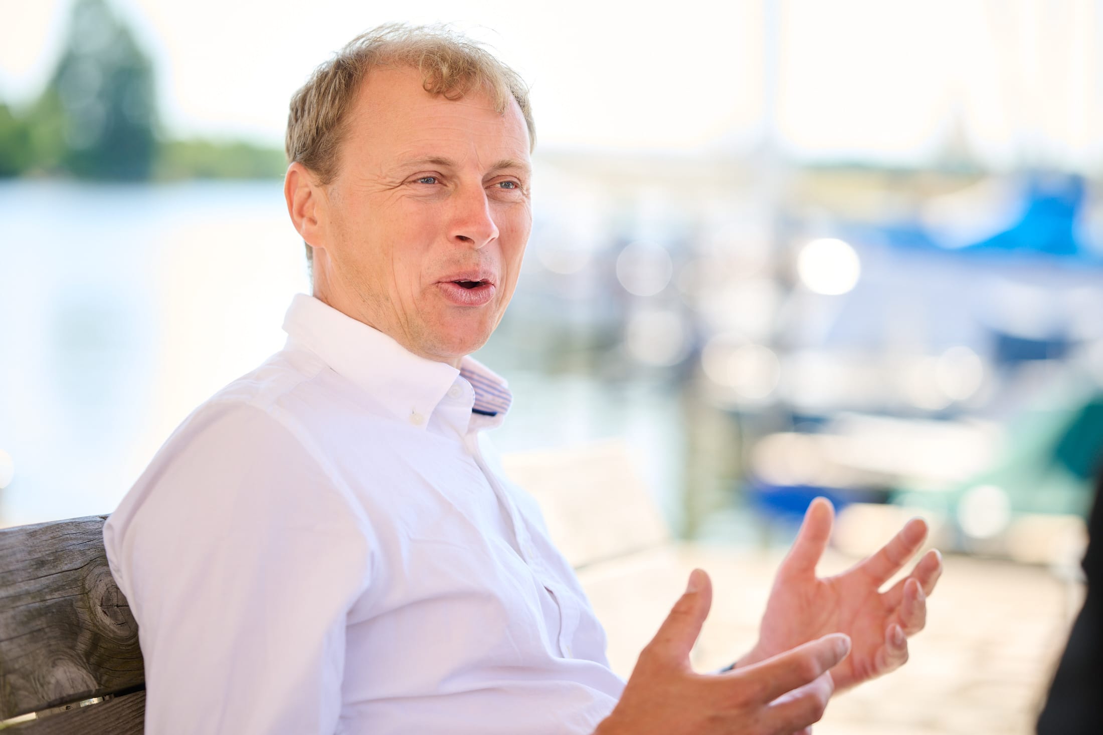 Unternehmer und Bootsbauermeister Jan Brügge: „Mich berührt es, wenn das Team auch in echt stressigen Situationen Hand in Hand zusammen­arbeitet.“